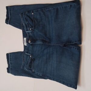 Denizen High Rise Ankle Straight Sz.31. R. 11.5". L.27". Raw Hem. EUC